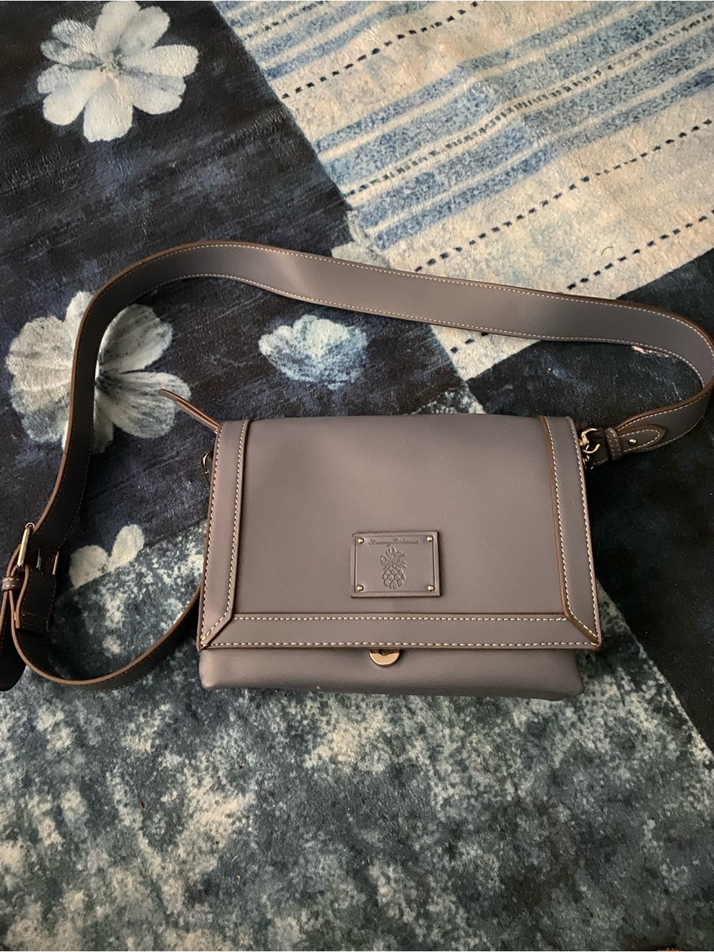 Tommy Bahama Light Gray Triple-Compartment Crossbody Bag